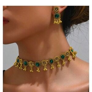 Gold Tone Green Gemstone Flower Choker Necklace Earrings Set Women